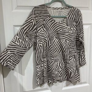 Chico’s womens v neck top 3/4 sleeve